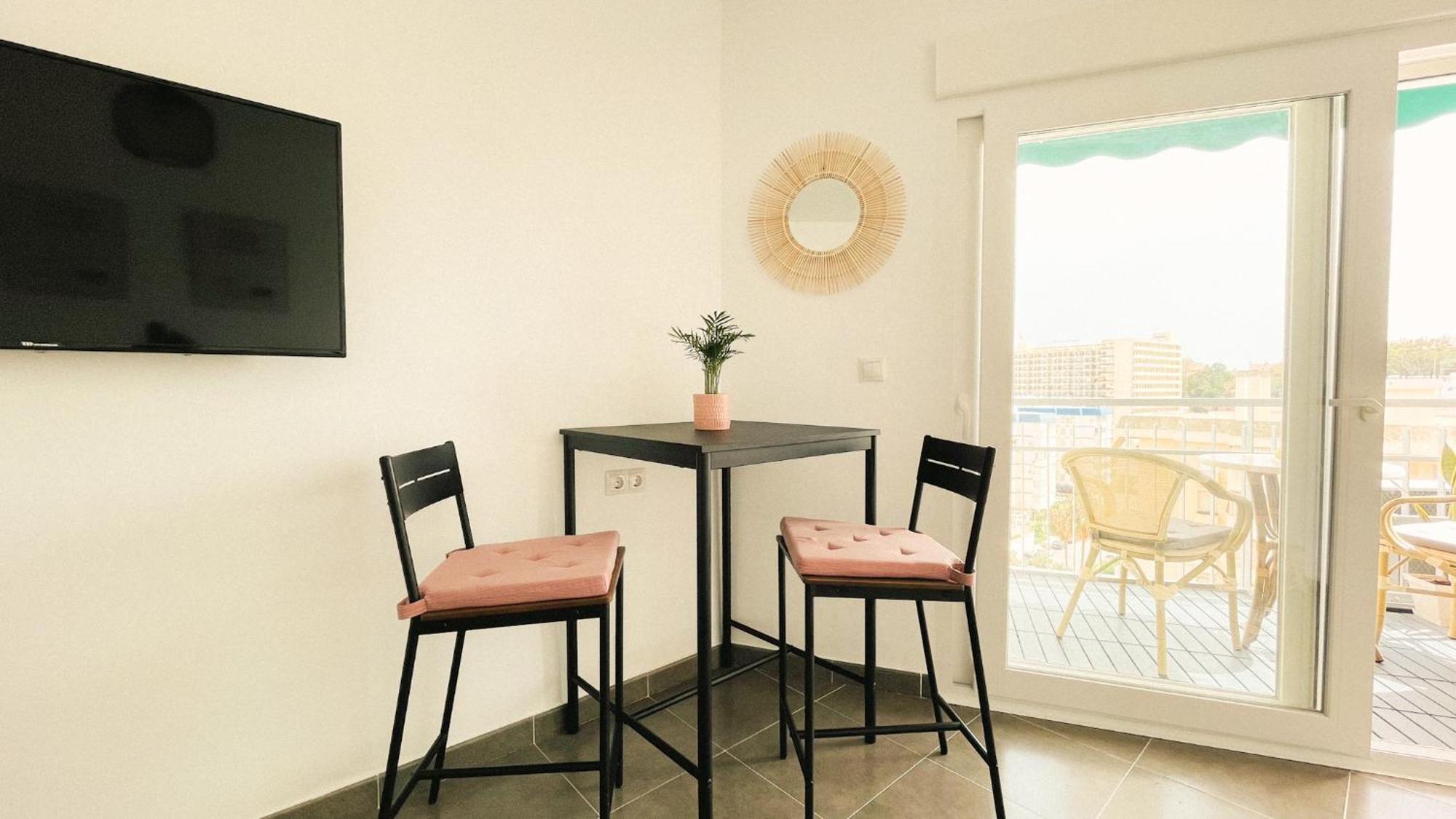 Indigo Tiny Apartment Benalmádena Exterior foto